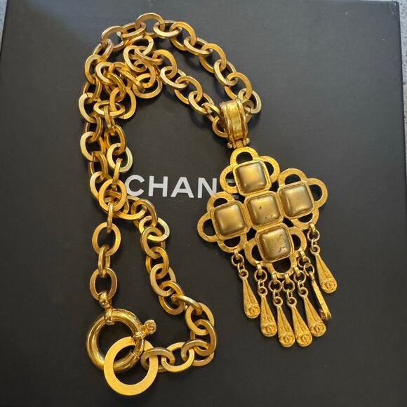 Chanel Vintage Barbie Pendant Necklace 20" 95P 24k Gold Plated Authentic CoA - Picture 1 of 6